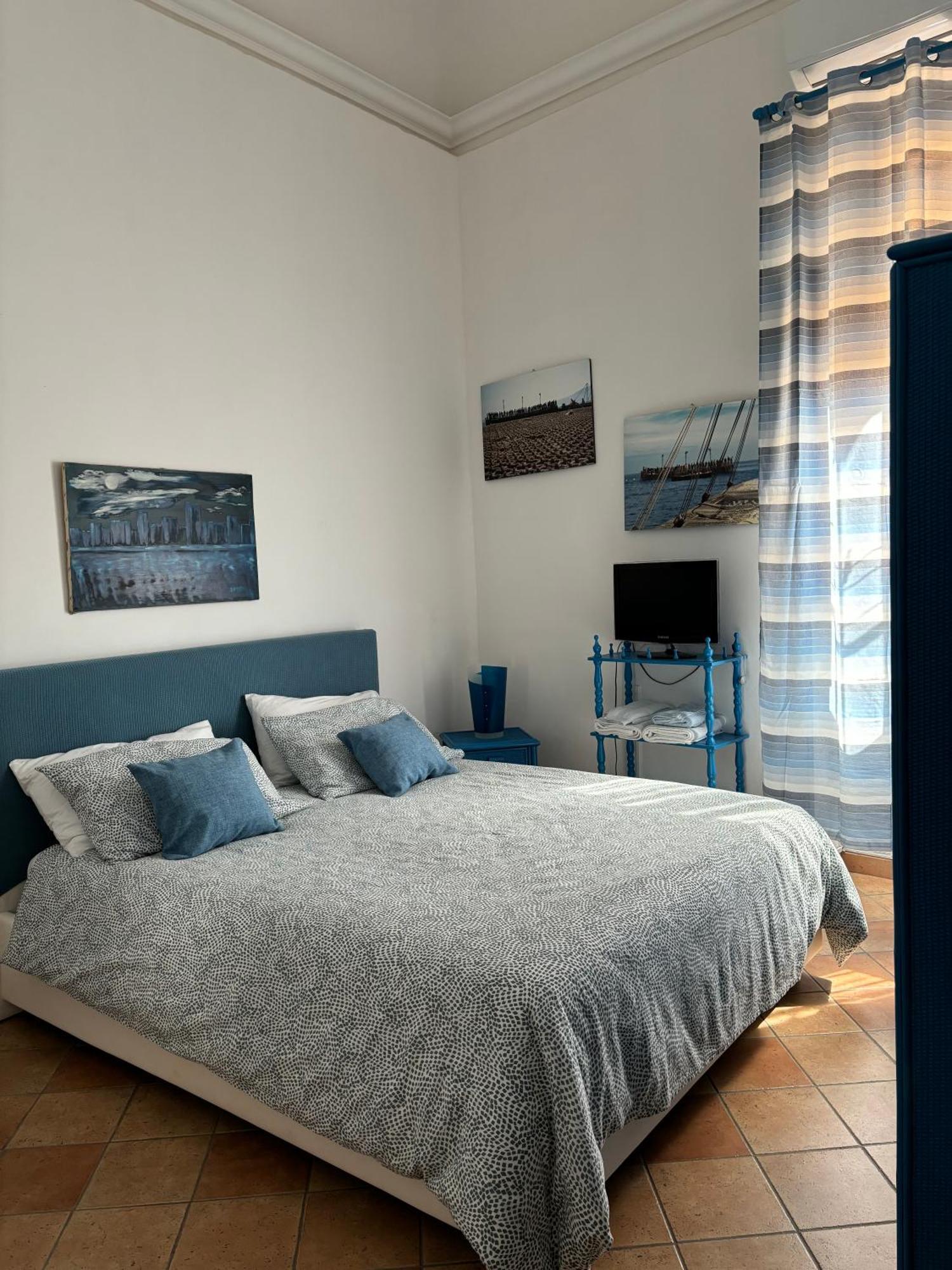 Casa Vacanze Penelope Trapani Exteriör bild