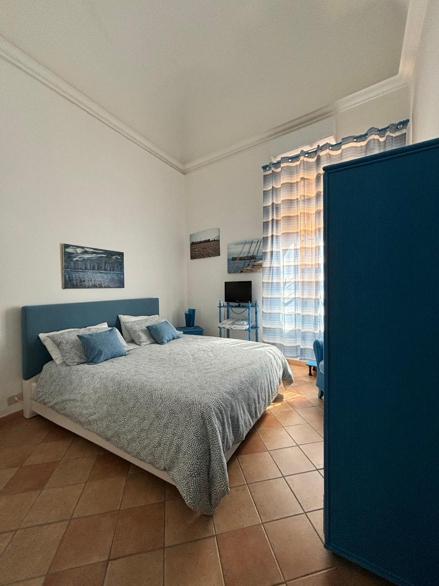 Casa Vacanze Penelope Trapani Exteriör bild